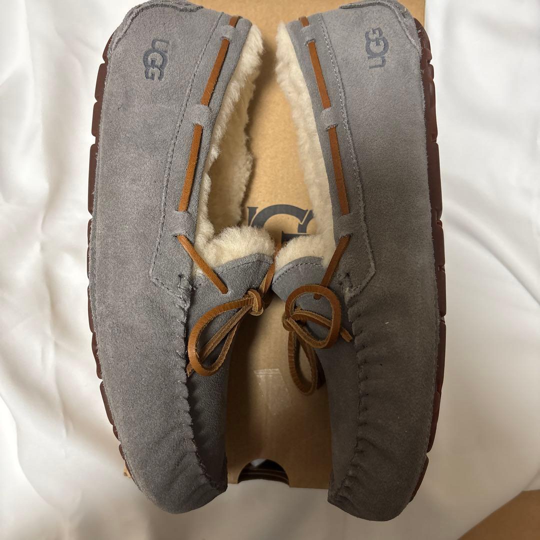 【未使用】UGG モカシン ムートン グレー系 25