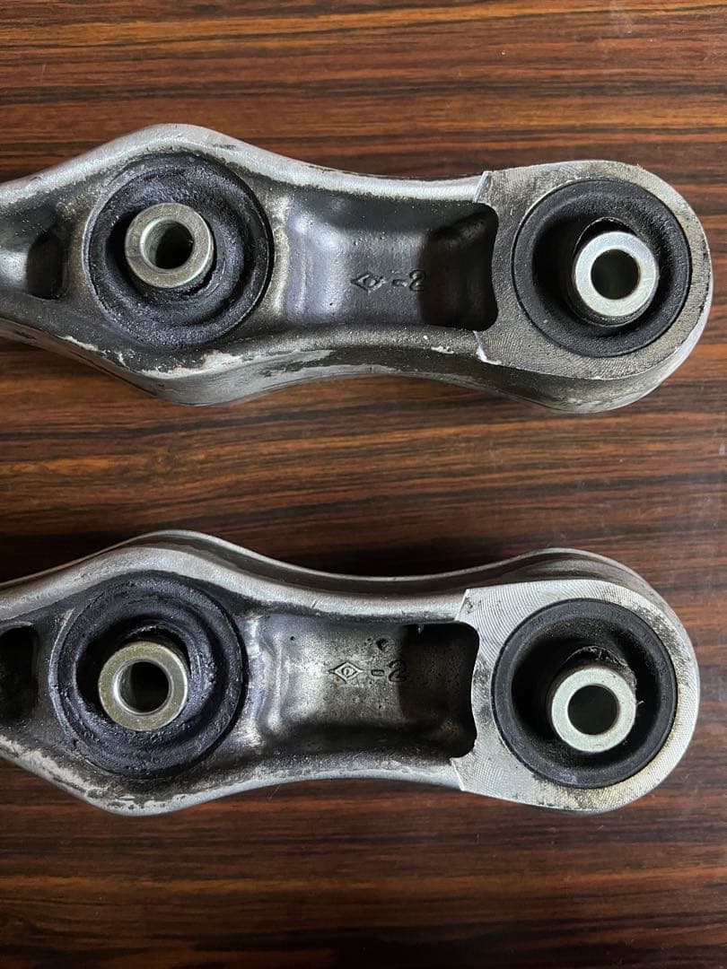 マツダ RX-7 FD3S リアロアアーム