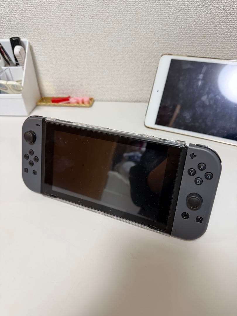 任天堂　Switch 使用期間半年　ゲーミングコントローラー