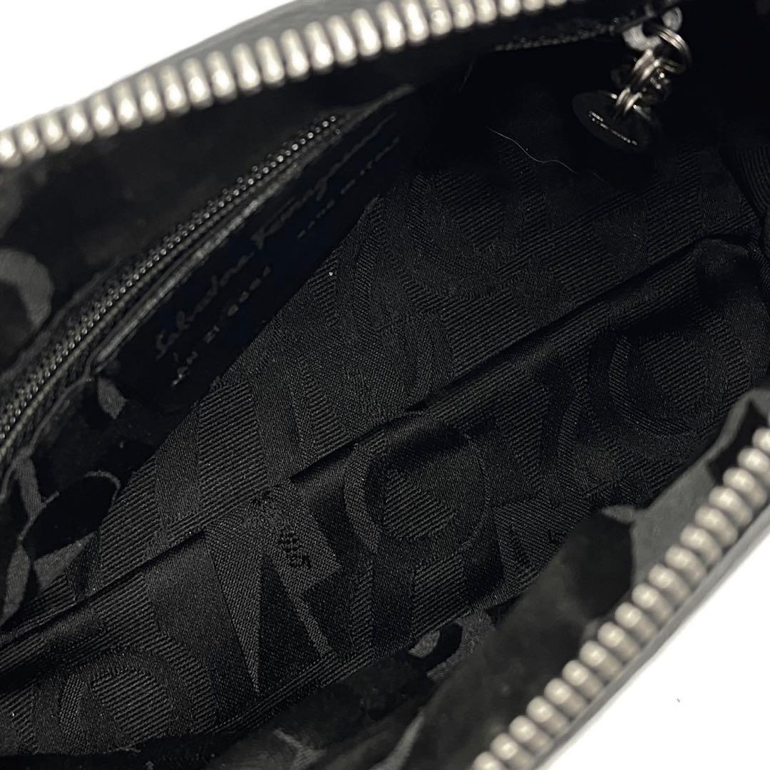 美品● フェラガモ ハンドバッグ ガンチーニ 金具 ブラック レザー