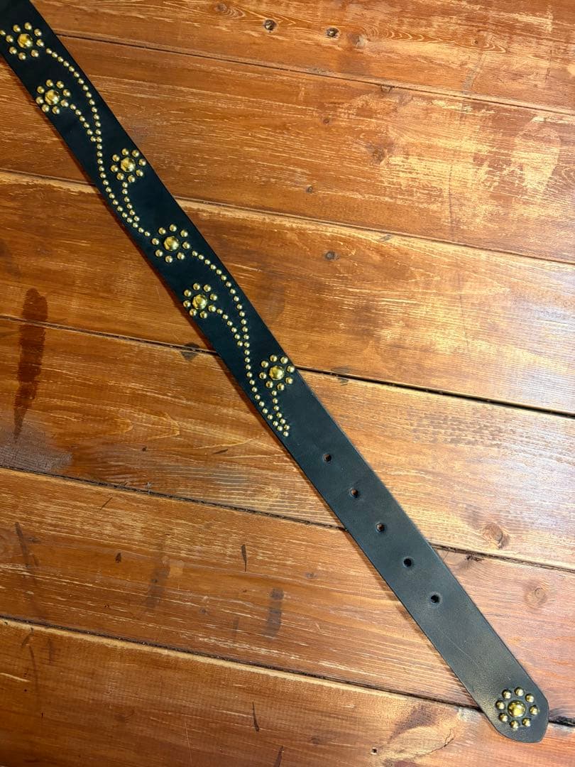 【年始セール】 フラワースタッズベルト 真鍮