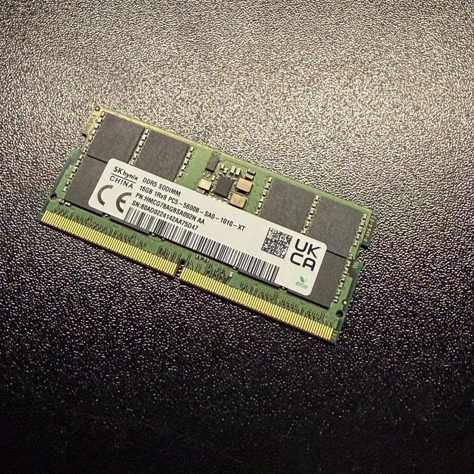SK hynix 16GB DDR5-5600 SO-DIMM メモリー