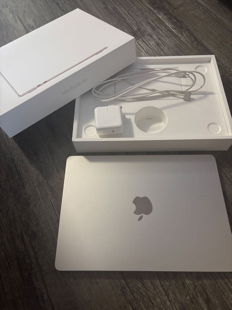 【美品】MacBook Air M3 13インチ