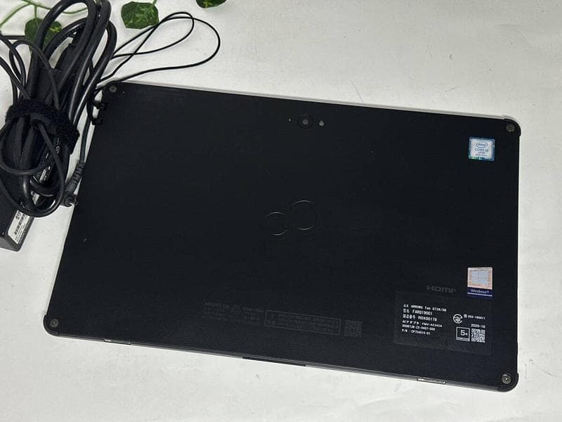 富士通 タブレット/バッテリー良 Q738/SB-Corei5 8世代搭載