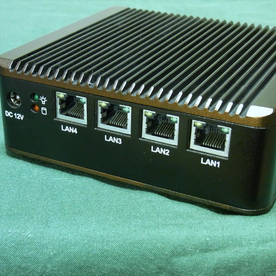 ミニPC Intel J1900搭載 4 LAN ファンレスベアボーン