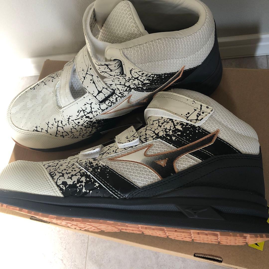 新品未使用　ミズノ　オールマイティ　安全靴 ホワイト/ブラック　27センチ