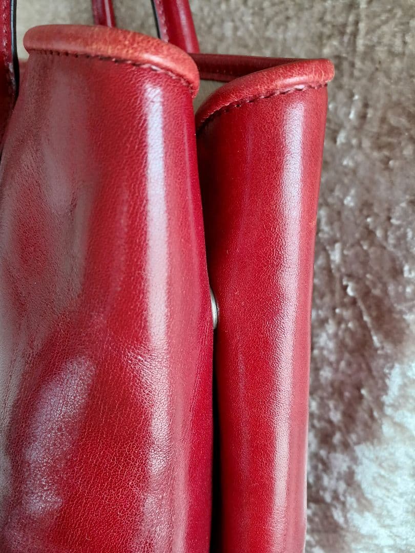 定価108000円(税込)　ペローニ　レザートート　RED　美品