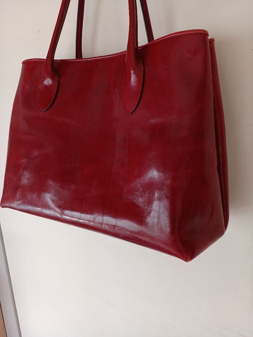 定価108000円(税込)　ペローニ　レザートート　RED　美品