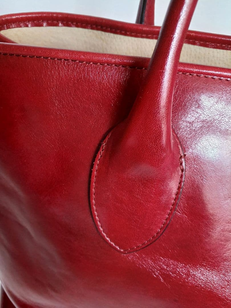 定価108000円(税込)　ペローニ　レザートート　RED　美品