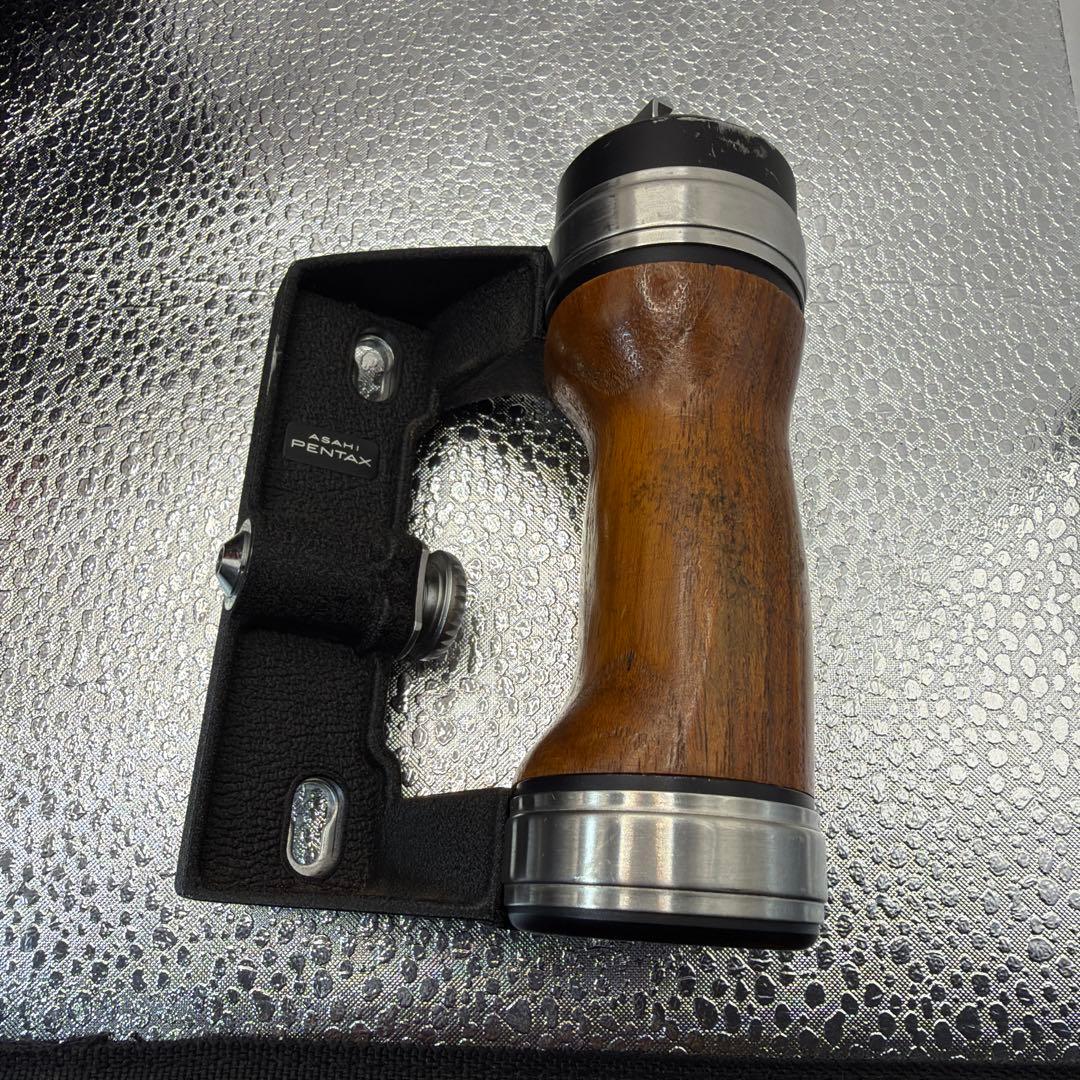 と*ー様 Pentax 6X7 ブラック ボディ　ウッドハンドル付き