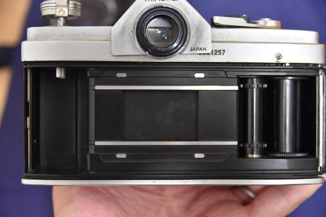 一眼レフフイルムカメラ　ミノルタ　ＳＲ－1+オールドレンズ2本