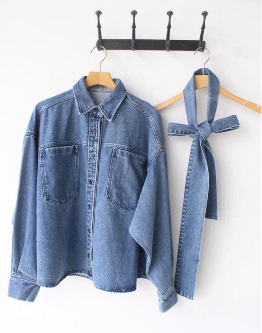 DAISY　ブルーシャツ