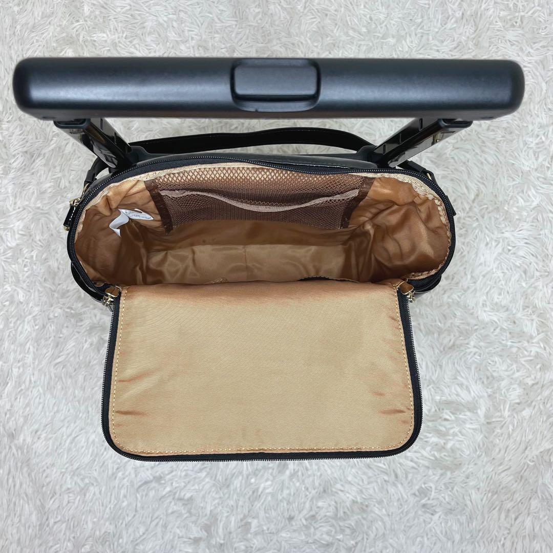 ✨新品級✨SWANY スワニー　キャリーカー　エナメル ブラック　総柄