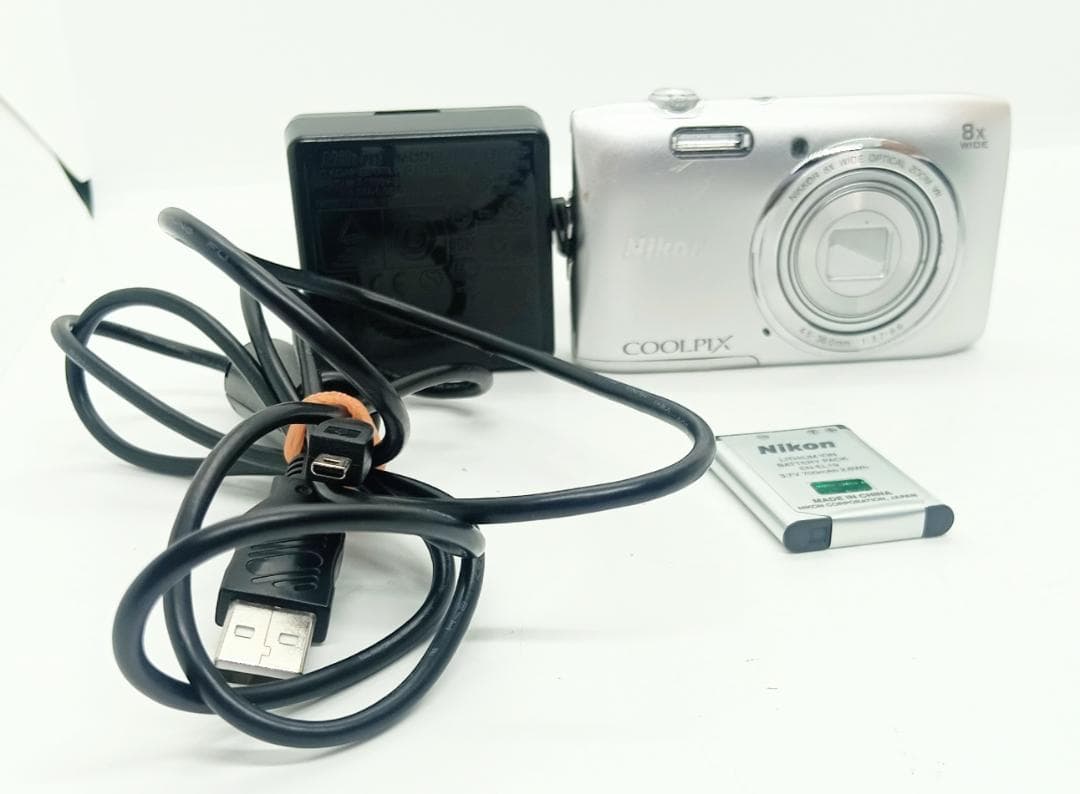 Nikon COOLPIX S3600 8xズーム デジタルカメラ 充電器付き