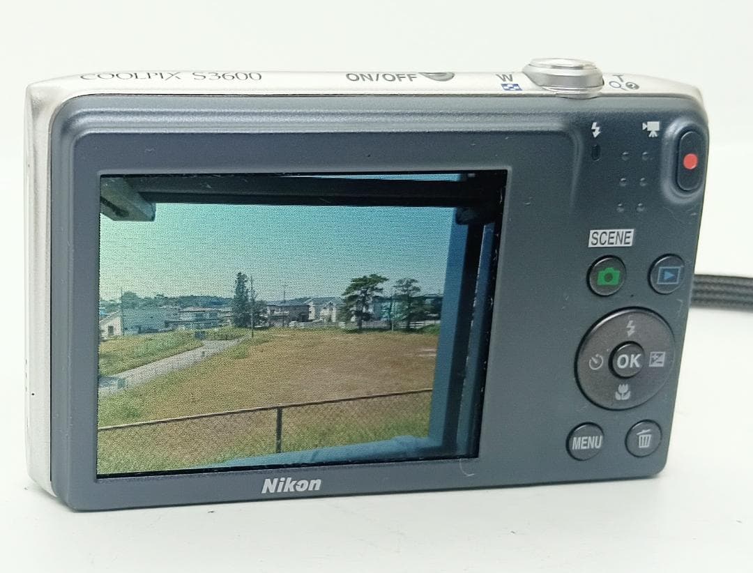 Nikon COOLPIX S3600 8xズーム デジタルカメラ 充電器付き