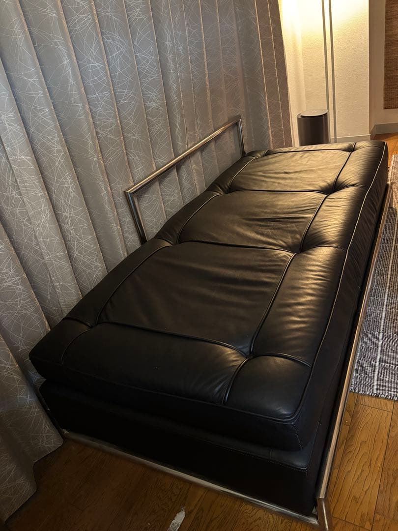 Eileen Gray／Day Bed（デイベッド）本革仕様ジェネリック
