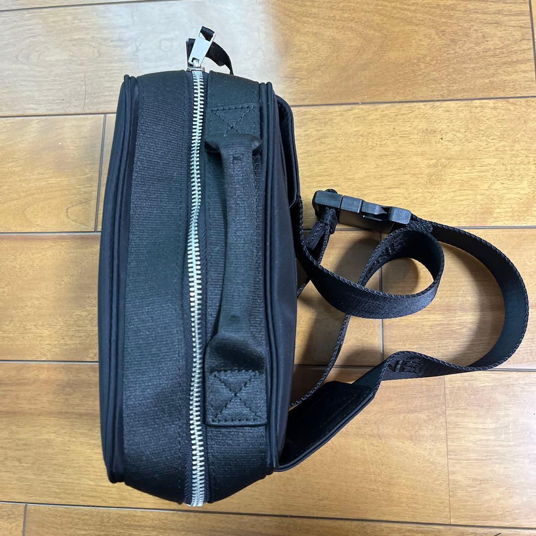 【極美品】メゾンキツネ ボディバッグ ブラック