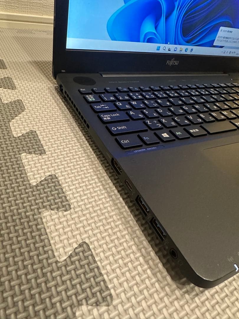 富士通AH43/D1 SSD256GB AMD Ryzen3 8GB Win11