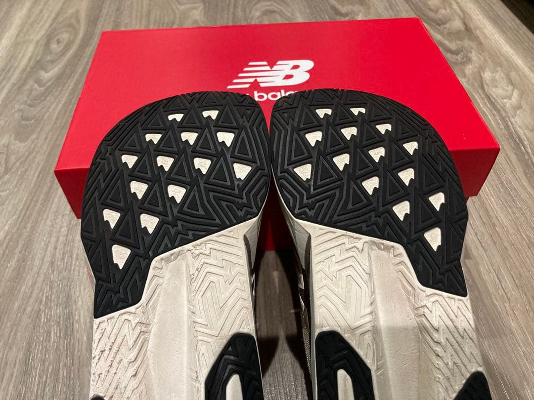 ニューバランス　フューエルセル レベル v5