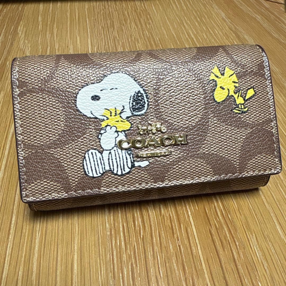 新品未使用　コーチ5連キーケース スヌーピー柄ブラウン