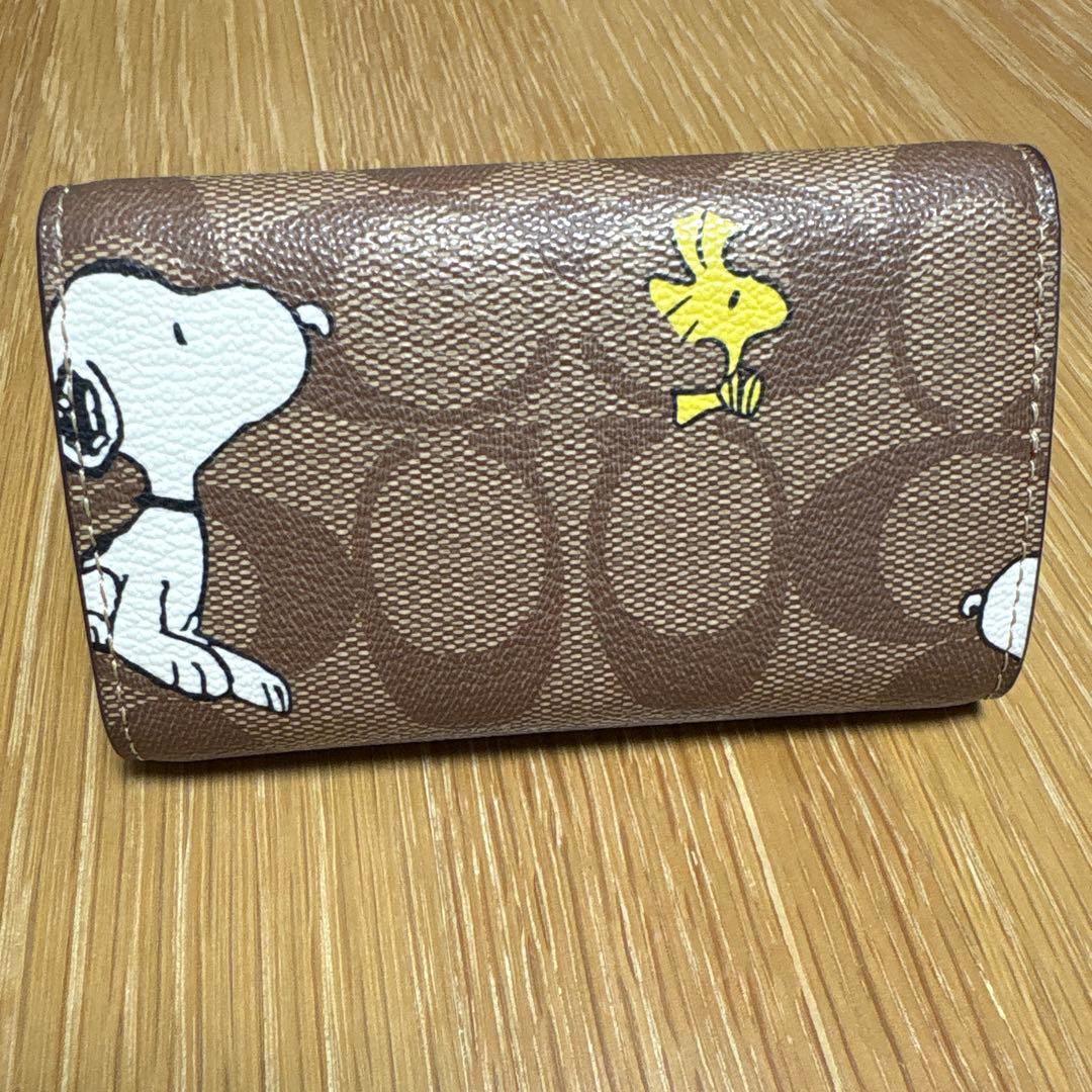 新品未使用　コーチ5連キーケース スヌーピー柄ブラウン