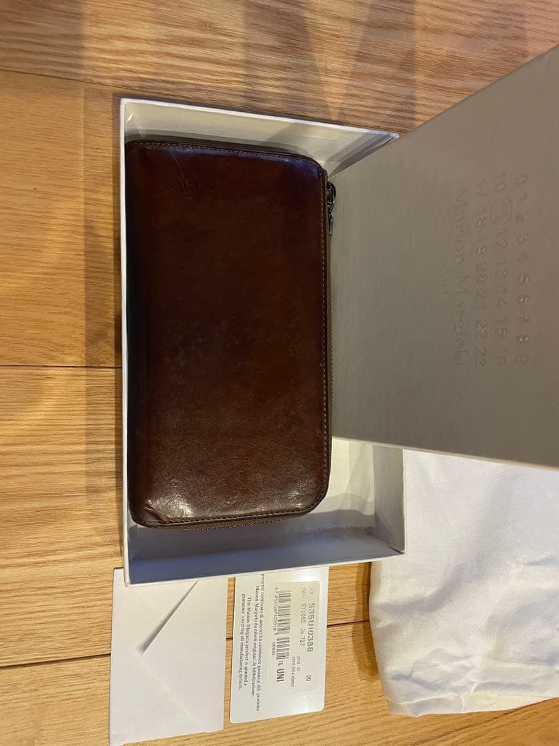 メゾンマルジェラ 4ステッチ レザー財布 ラウンドジップ ブラウン