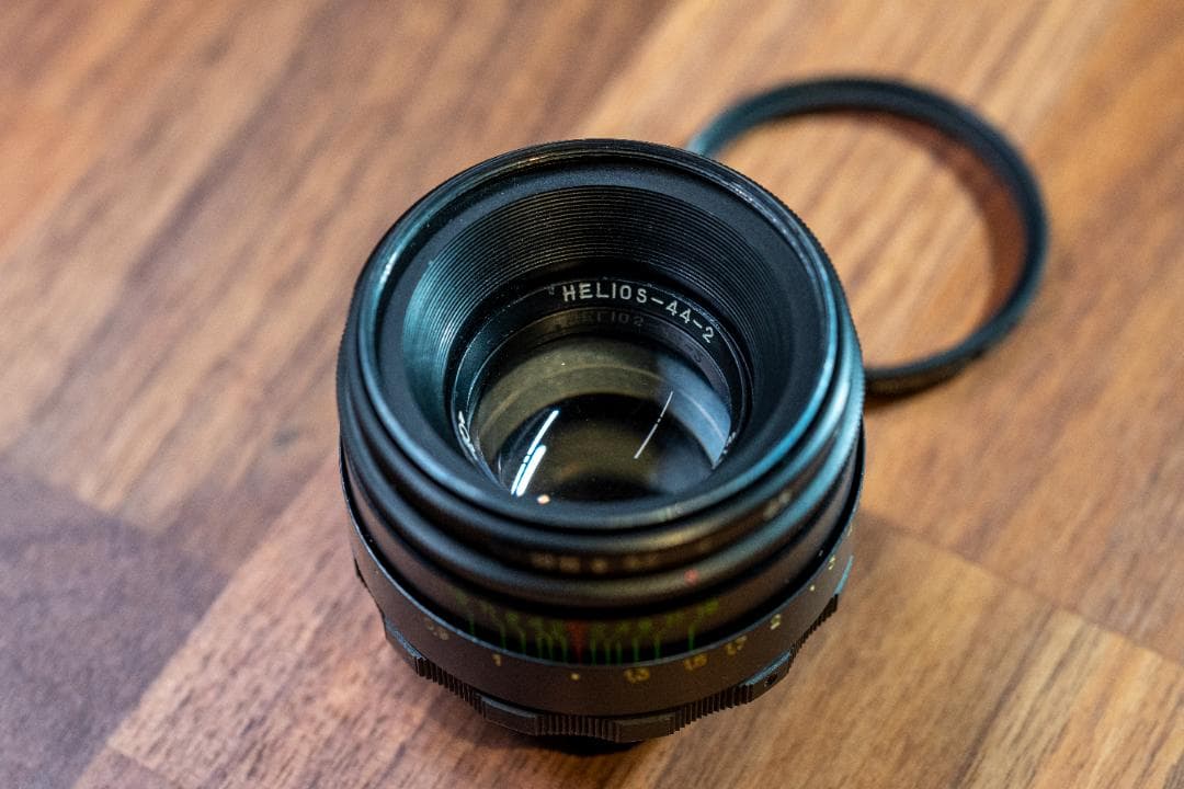 Helios-44-2 58mm f2 オールドレンズ ぐるぐるボケ