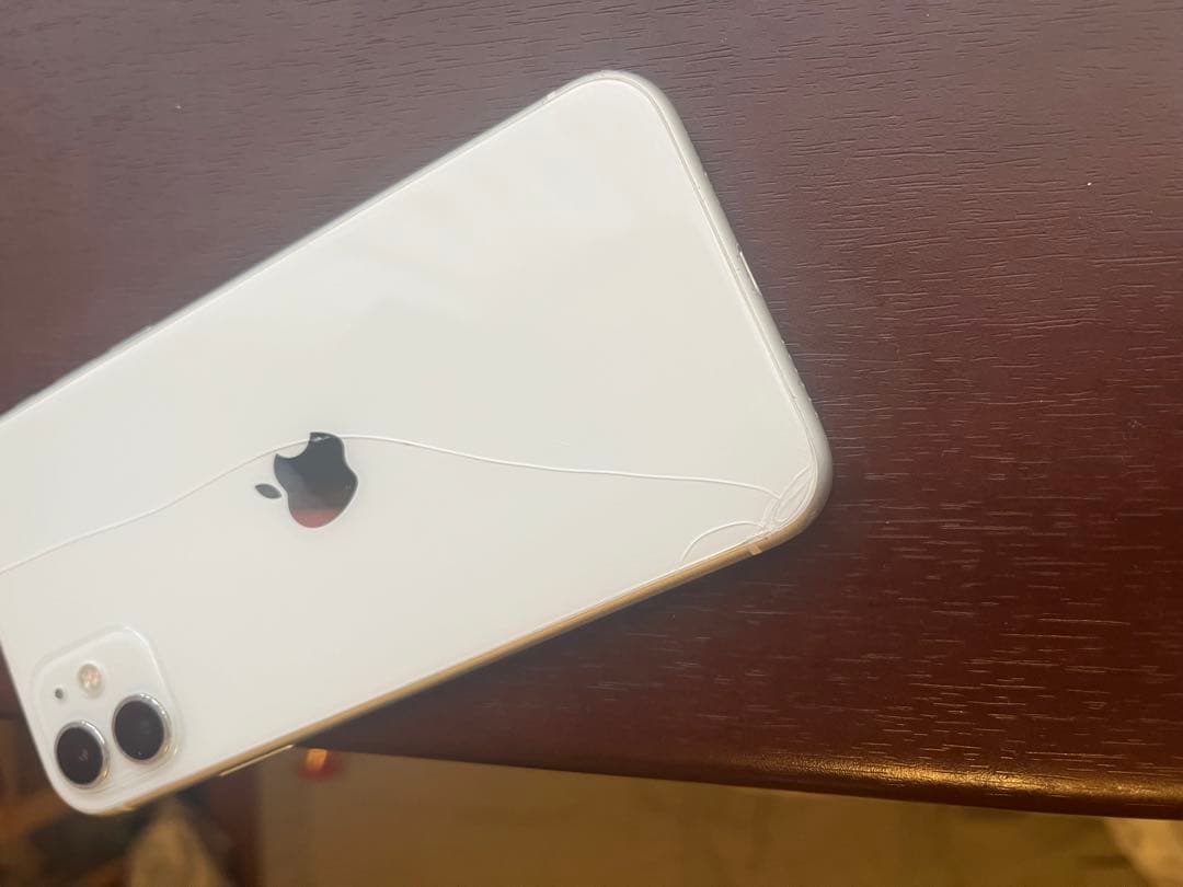 Apple iPhone 11 ホワイト 本体のみ