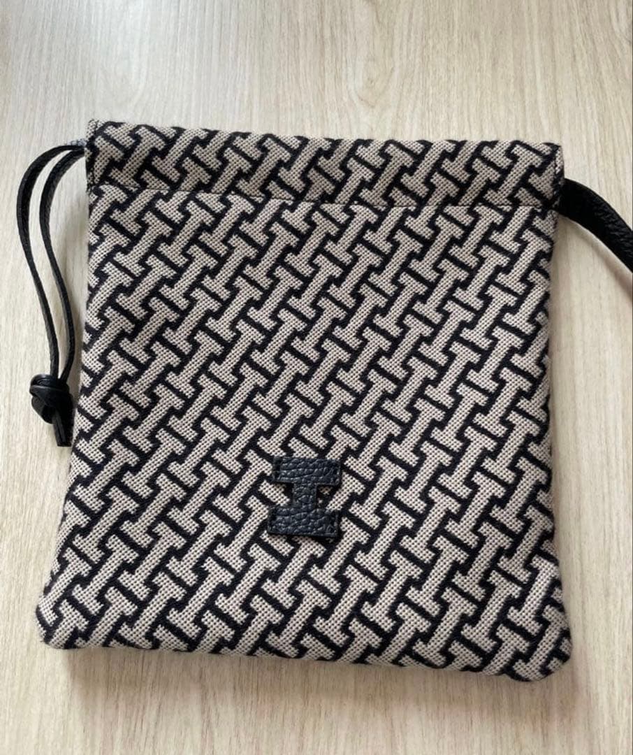 iacucci モノグランマ ポーチ