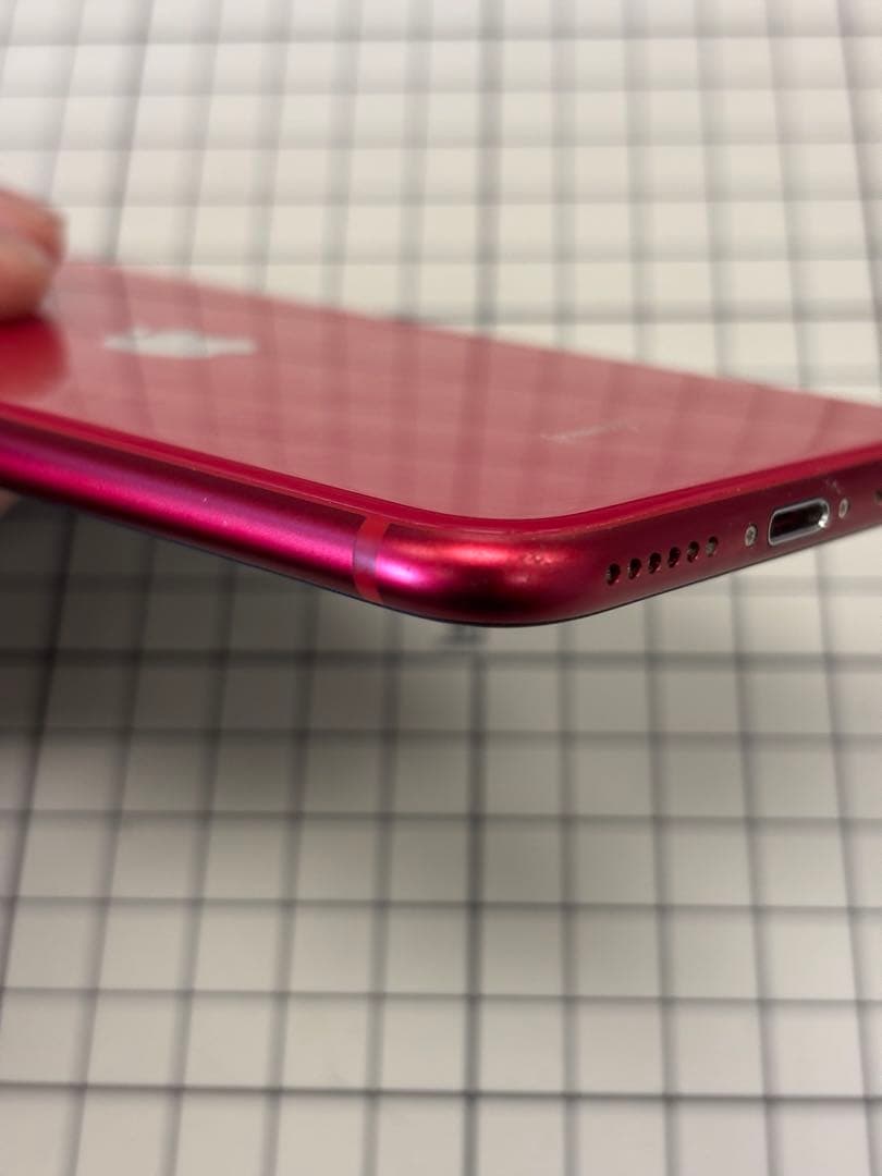 Apple iPhone SE第二世代　RED 本体　SIMフリー