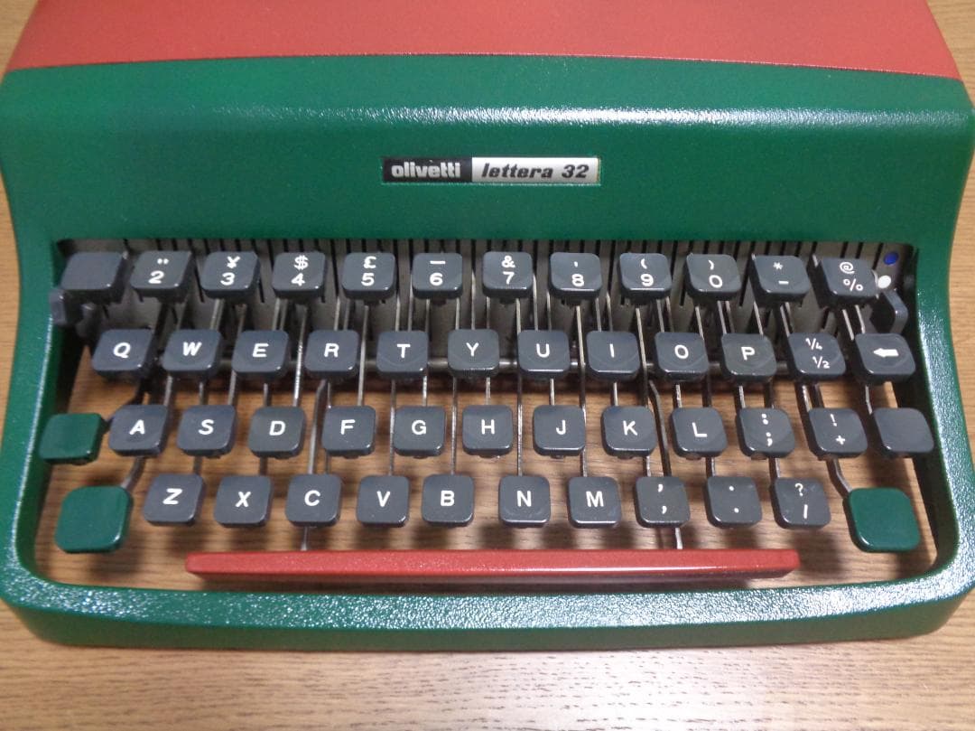 GUCCIケース olivettilettera32タイプライターシェリーライン