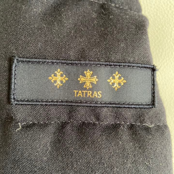 新品タグ付き　タトラス　ラビアナ　ネイビー　サイズ03