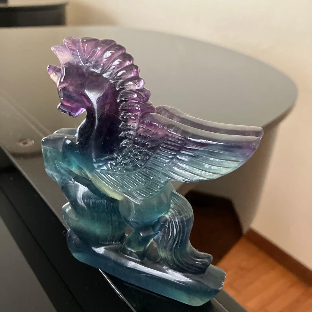 トリプルカラーフローライト　ペガサス　天然石置物