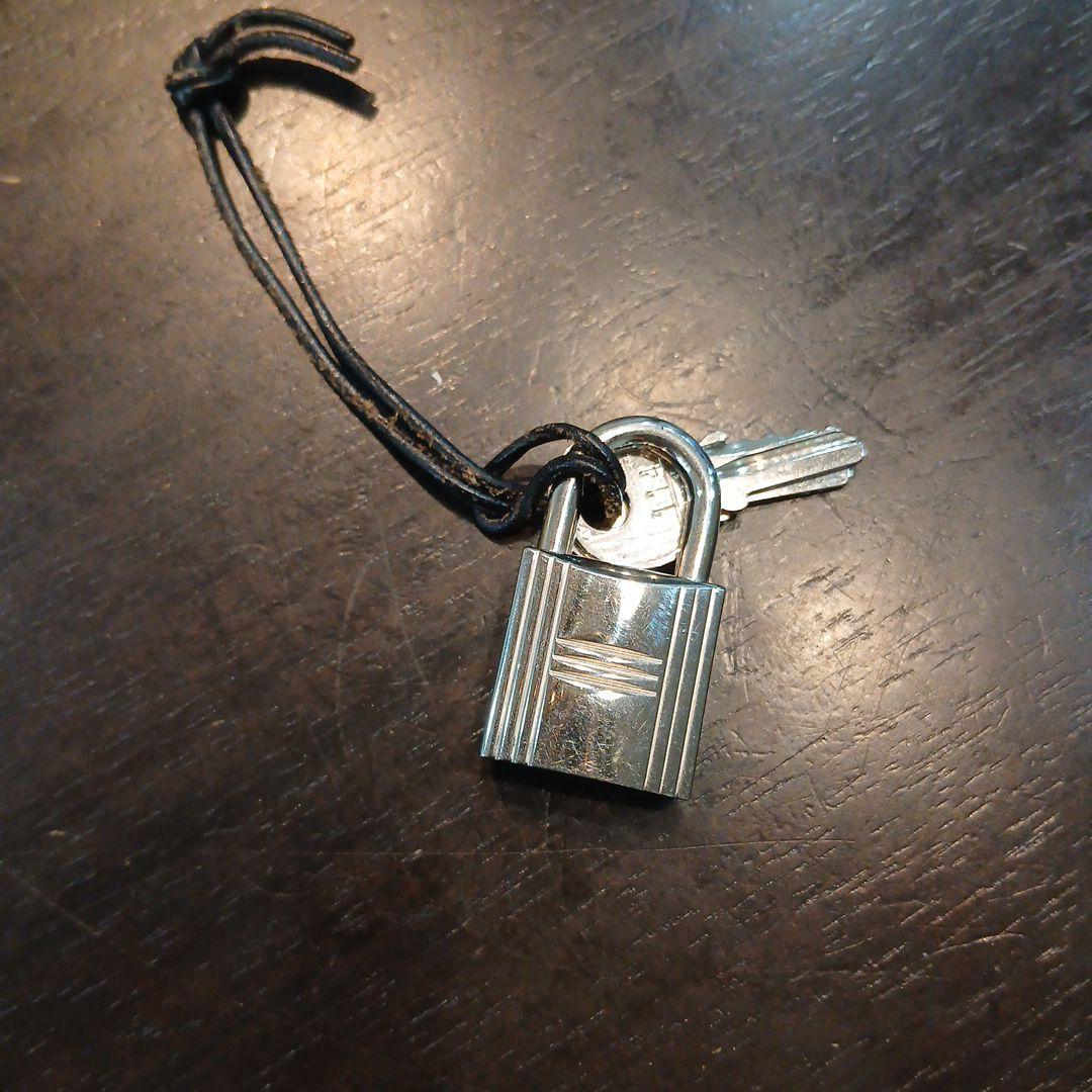 HERME'S 南京錠 2本の鍵付き114