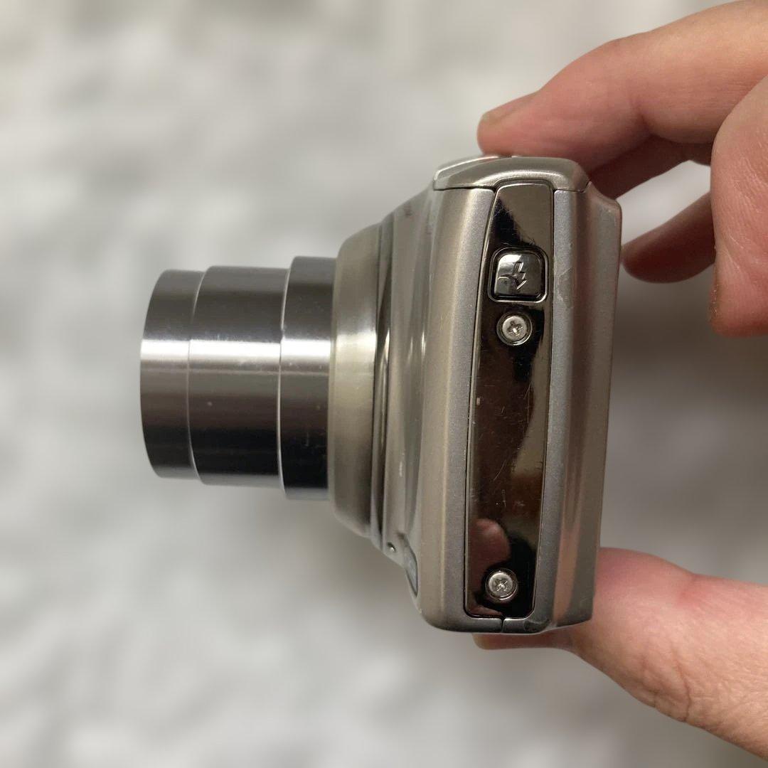 美品　FUJIFILM FinePix F770EXR コンパクトデジタルカメラ