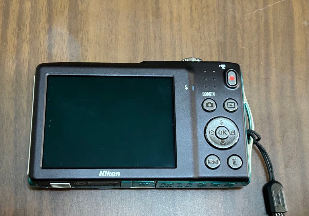 デジタルカメラ Nikon COOLPIX S3300