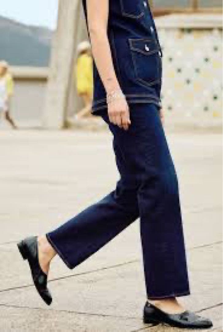 CHANEL ダークブルー ストレートデニム　2024aw シャネル　デニム