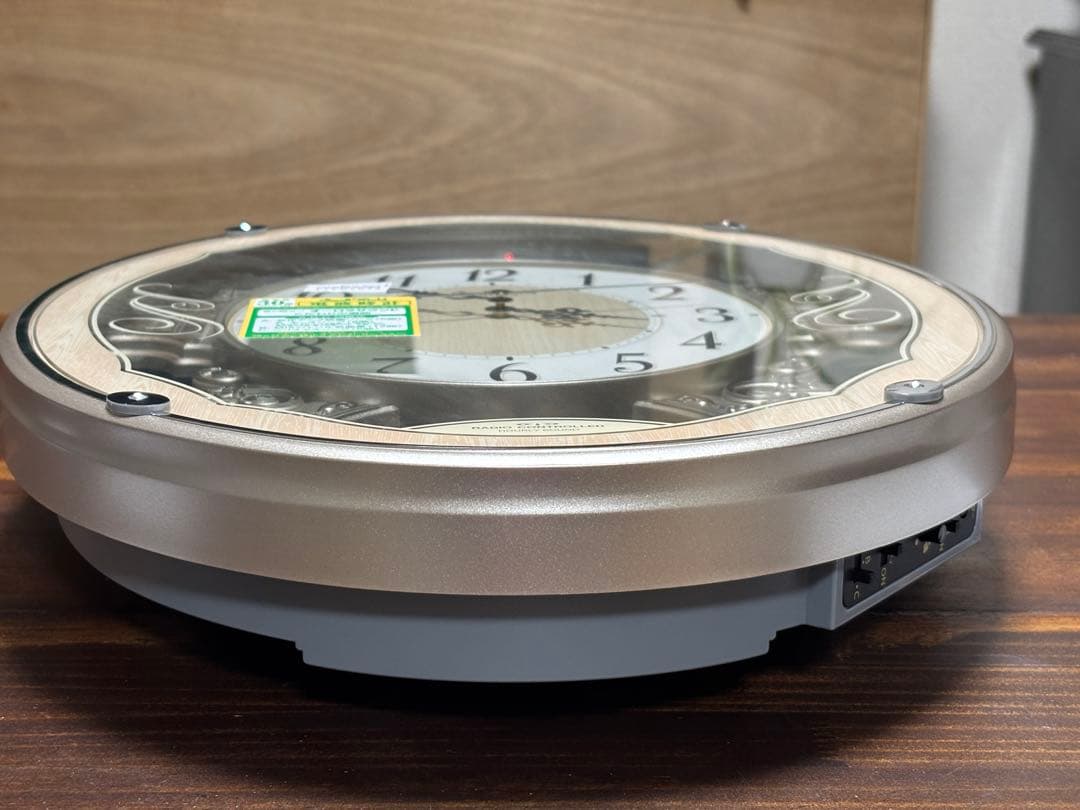 新品♡Small World電波時計 30曲メロディ付 報時付掛時計 リズム時計