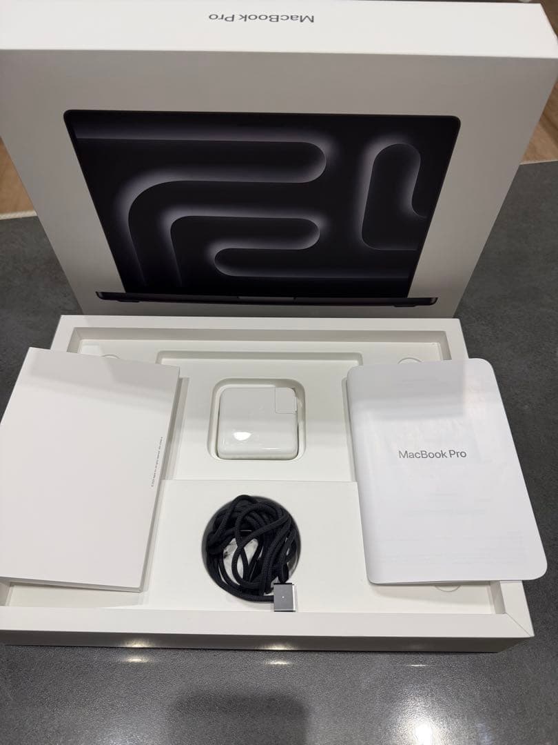 MacBook Pro 14インチ　24GB 512GB スペースグレイ