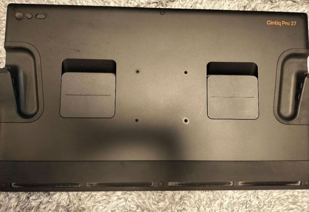 Wacom Cintiq Pro 27 専用スタンド付き