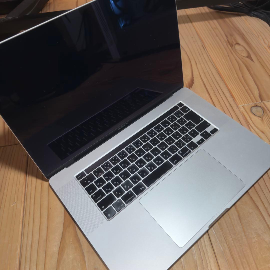 MacBook Pro intel core i9本体