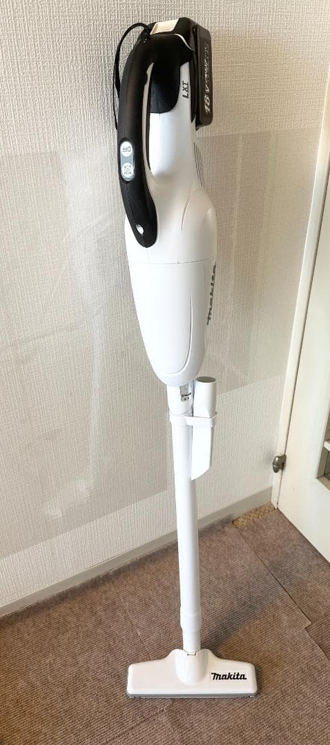 マキタ CL181FDスティッククリーナー本体+18V互換バッテリー＆充電器付き
