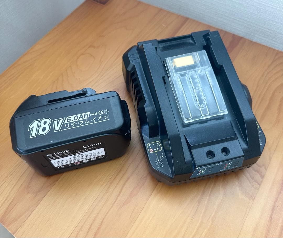 マキタ CL181FDスティッククリーナー本体+18V互換バッテリー＆充電器付き