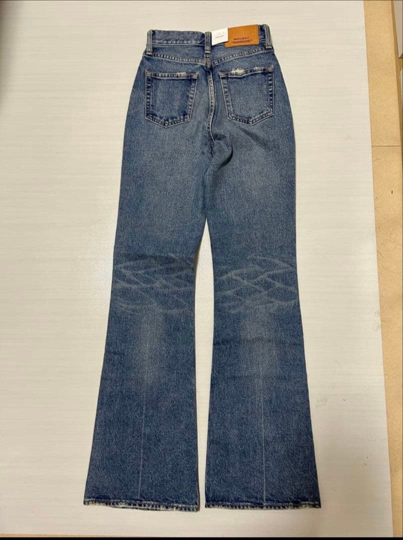 《t》新品　moussy 24 MVS FLARE デニム
