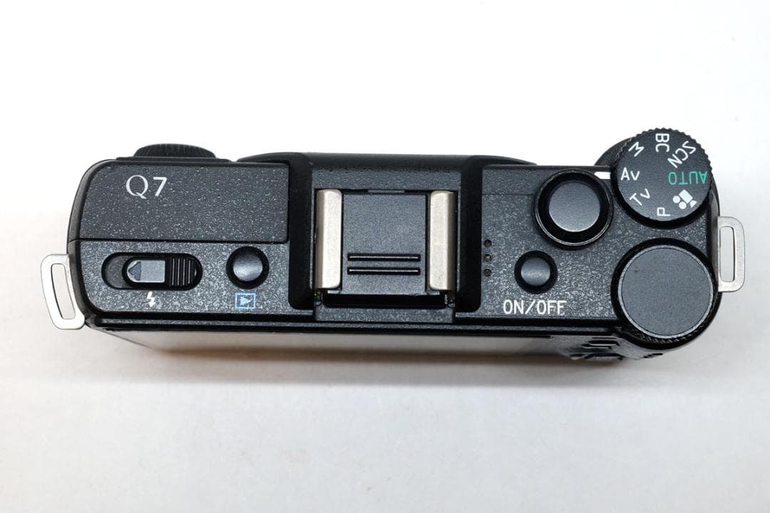 PENTAX Q7 + 02 STANDARD ZOOM 5-15mm セット