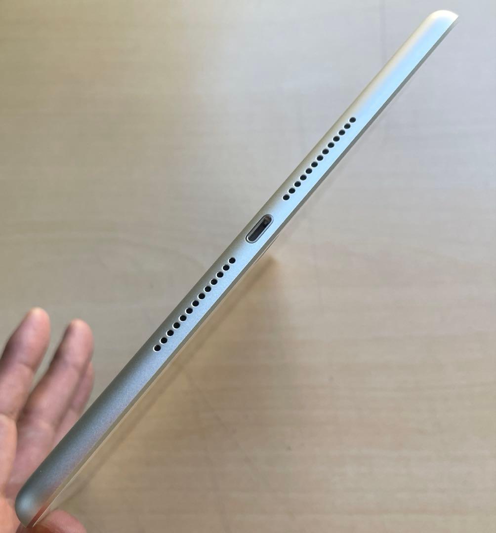 iPad 第6世代　A1893　Wi-Fiモデル　シルバー　32GB 超美品#6