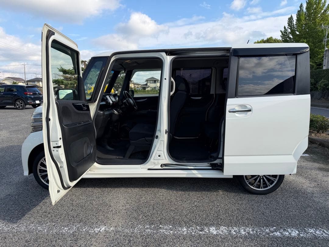 ホンダN-BOXカスタムG・ターボSSパッケージ4WD⭐️車検2年付き⭐️綺麗‼️