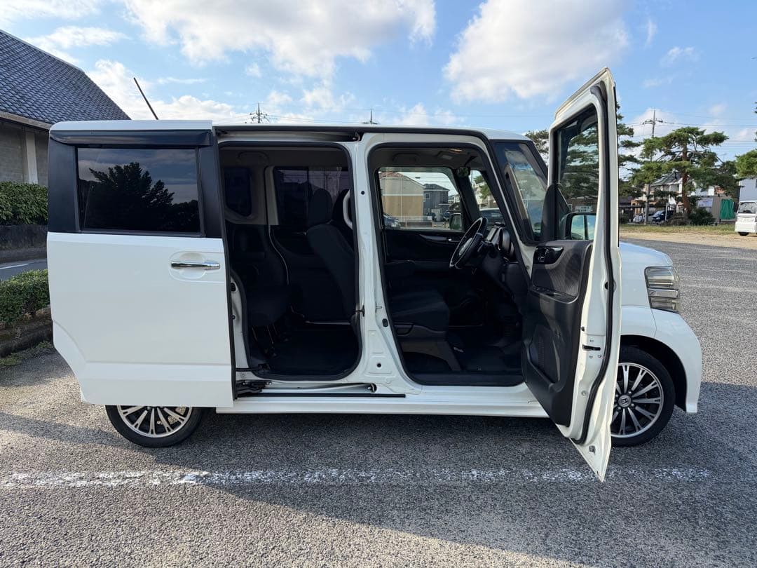 ホンダN-BOXカスタムG・ターボSSパッケージ4WD⭐️車検2年付き⭐️綺麗‼️