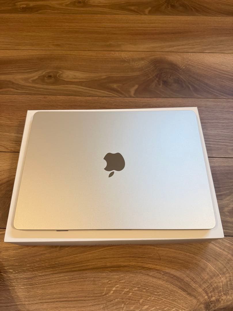 MacBook Air M3 13インチ8GB256GB
