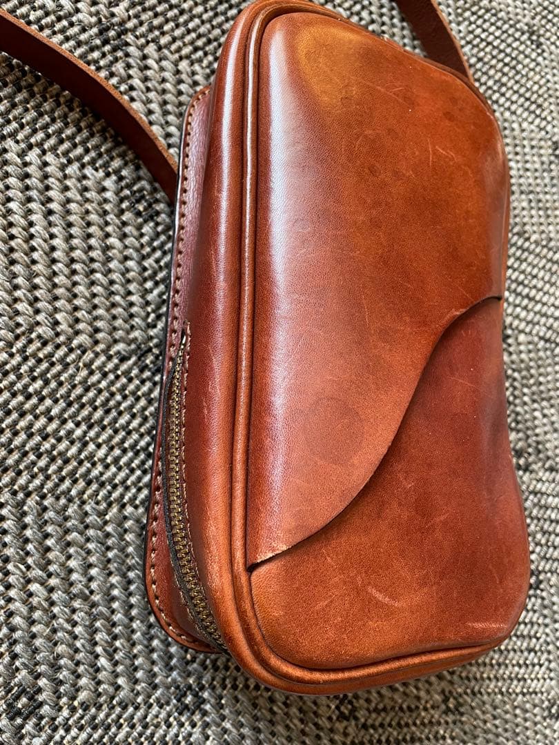 HERZ　herz ヘルツ　タテ型2wayボディバッグ　F-103